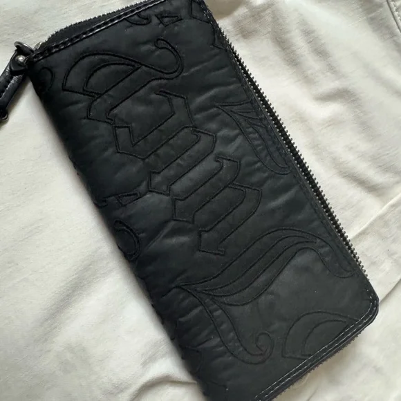 Juicy Couture Continental Wallet - Picture 2 of 5